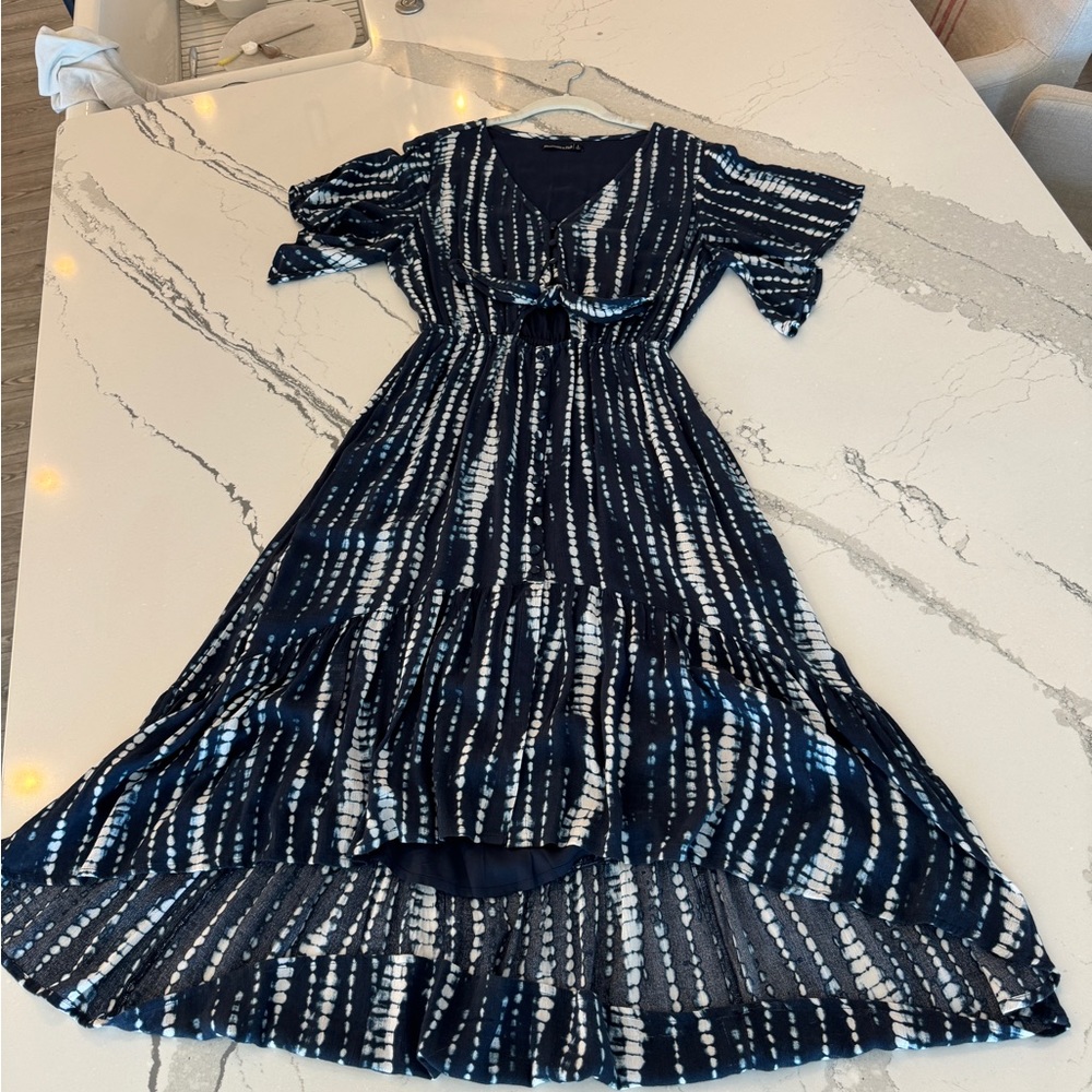Abercrombie High Low with peekaboo detail